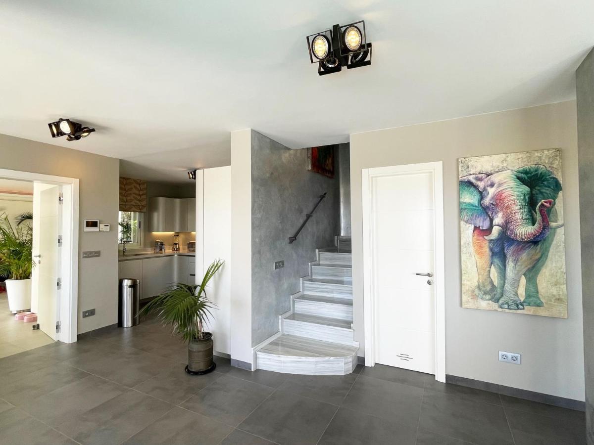 Luxury Villa Morelli With Seaview & Heated Pool Maspalomas  Exterior photo